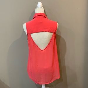 Summer Triangle back cut out sleeveless top